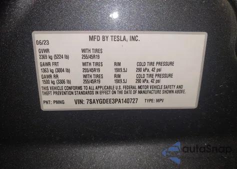 2023 Tesla Model Y Awd/Long Range Dual Motor All-Wheel Drive z USA, uszkodzony, nr VIN 7SAYGDEE3PA140727